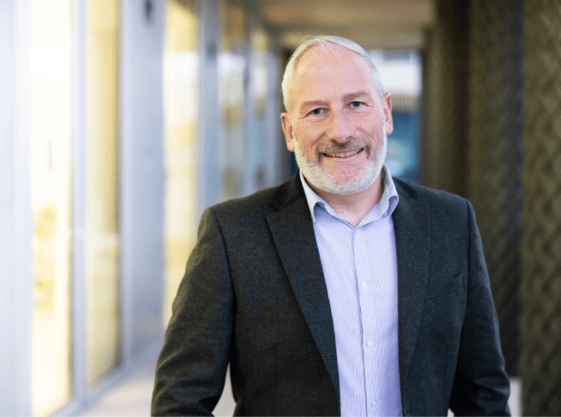 Jonny Holmes headshot